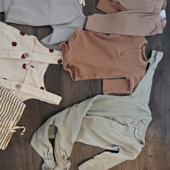 Assorted Baby Clothing Set in Earth Tones - Picture 4 of 4